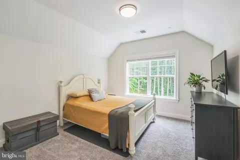 Bedroom - 166 Nutwell Rd, Deale, MD 20751 photo 3 of 5