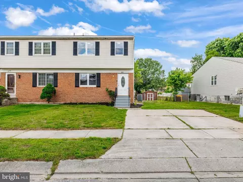 872 Turf Valley Dr, Pasadena, MD 21122
