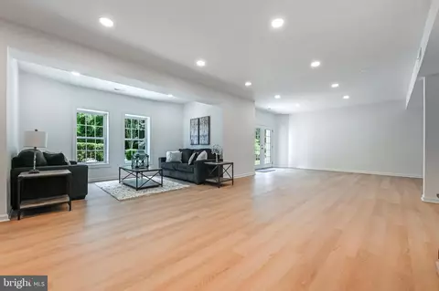 Living - 3452 Monarch Dr, Edgewater, MD 21037 photo 8 of 9