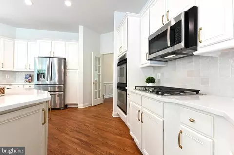 Kitchen - 3452 Monarch Dr, Edgewater, MD 21037 photo 5 of 6