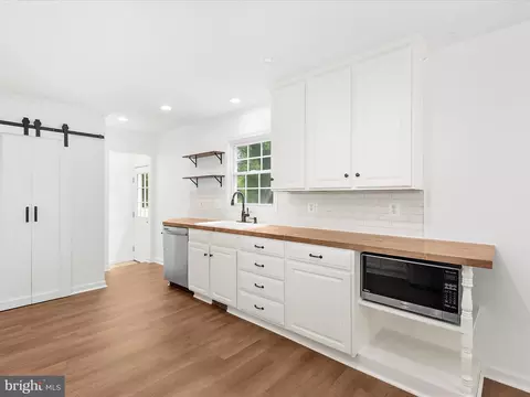 Kitchen - 8475 Sexton Rd, Pasadena, MD 21122 photo 1 of 8
