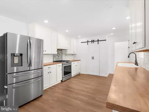 Kitchen - 8475 Sexton Rd, Pasadena, MD 21122 photo 5 of 8