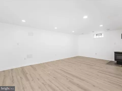 Living - 8475 Sexton Rd, Pasadena, MD 21122 photo 12 of 15