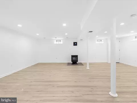 Living - 8475 Sexton Rd, Pasadena, MD 21122 photo 15 of 15