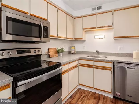 Kitchen - 8036 D Abbey Ct #D, Pasadena, MD 21122 photo 3 of 3