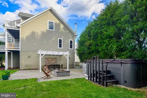 Exterior - 7802 Harbor Rd, Pasadena, MD 21122 photo 5 of 7