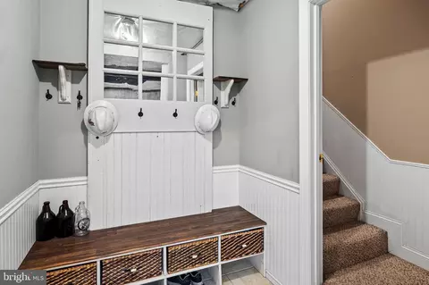 Entry Way - 7802 Harbor Rd, Pasadena, MD 21122 photo 5 of 5