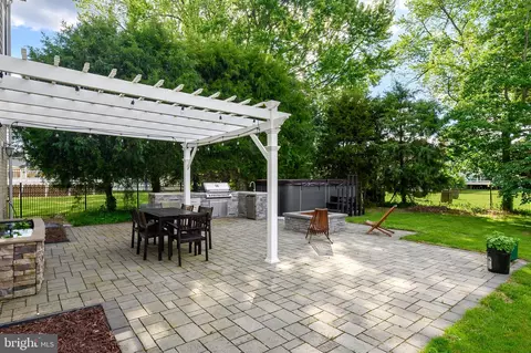 Exterior - 7802 Harbor Rd, Pasadena, MD 21122 photo 6 of 7