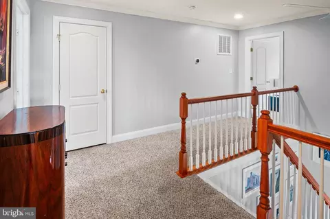 Entry Way - 7802 Harbor Rd, Pasadena, MD 21122 photo 4 of 5