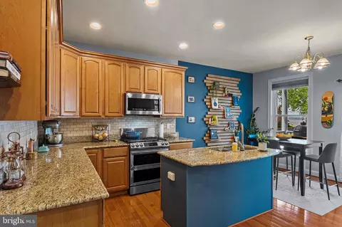 Kitchen - 7802 Harbor Rd, Pasadena, MD 21122 photo 2 of 4
