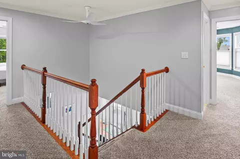 Entry Way - 7802 Harbor Rd, Pasadena, MD 21122 photo 3 of 5