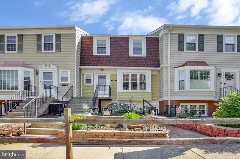 1447 Chatham Ct, Crofton, MD 21114