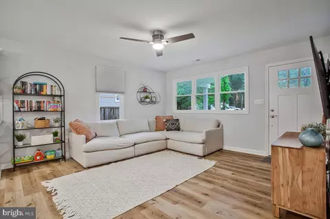 310 Claiborne Rd, Pasadena, MD 21122 photo 9