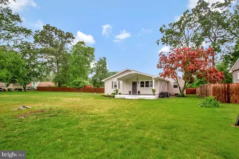 310 Claiborne Rd, Pasadena, MD 21122 photo 2