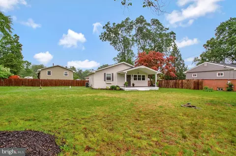 310 Claiborne Rd, Pasadena, MD 21122 photo 4