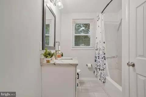 310 Claiborne Rd, Pasadena, MD 21122 photo 12