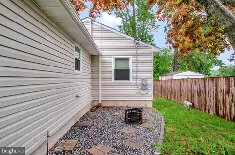 310 Claiborne Rd, Pasadena, MD 21122 photo 31