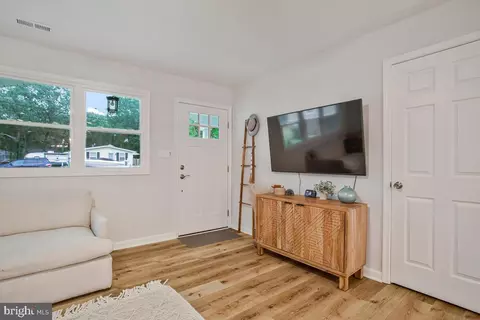 310 Claiborne Rd, Pasadena, MD 21122 photo 7