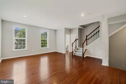 Living - 860 Nancy Lynn Ln, Arnold, MD 21012 photo 1 of 4