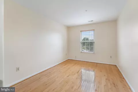 Bedroom - 2009 Braley Point Ct, Odenton, MD 21113 photo 1 of 2