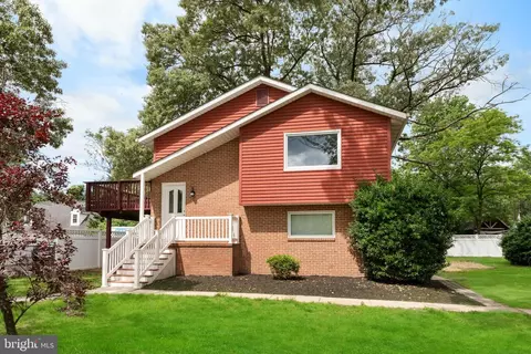 304 A Montfield Ln, Glen Burnie, MD 21061