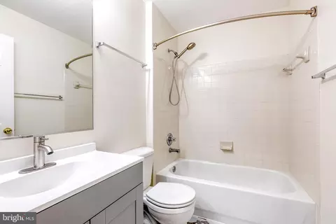 Bath - 1915 Bulrush Ct, Odenton, MD 21113 photo 4 of 4