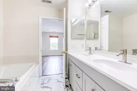 Bath - 1915 Bulrush Ct, Odenton, MD 21113 photo 2 of 4