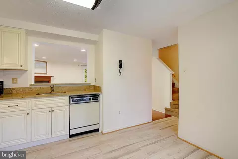 2566 Log Mill Ct, Crofton, MD 21114 photo 6