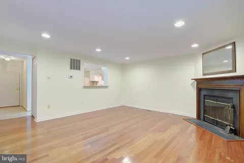 2566 Log Mill Ct, Crofton, MD 21114 photo 14