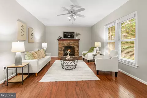 Living - 1301 Saran Ct, Odenton, MD 21113 photo 4 of 8