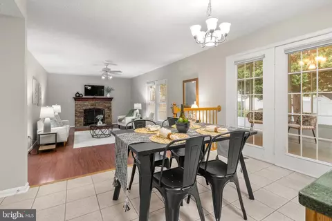 Dining - 1301 Saran Ct, Odenton, MD 21113 photo 4 of 4