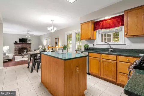 Kitchen - 1301 Saran Ct, Odenton, MD 21113 photo 1 of 5