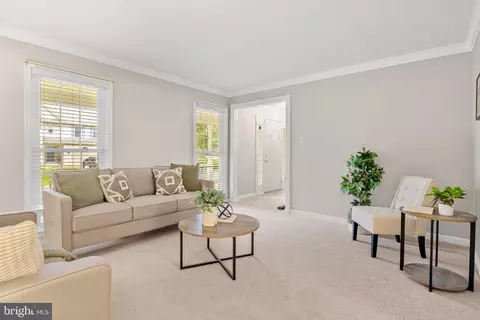 Living - 1301 Saran Ct, Odenton, MD 21113 photo 2 of 8