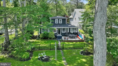 Exterior - 966 Walnut Ave, North Beach, MD 20714 photo 5 of 10
