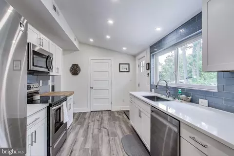 Kitchen - 966 Walnut Ave, North Beach, MD 20714 photo 2 of 2