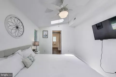 Bedroom - 966 Walnut Ave, North Beach, MD 20714 photo 2 of 6