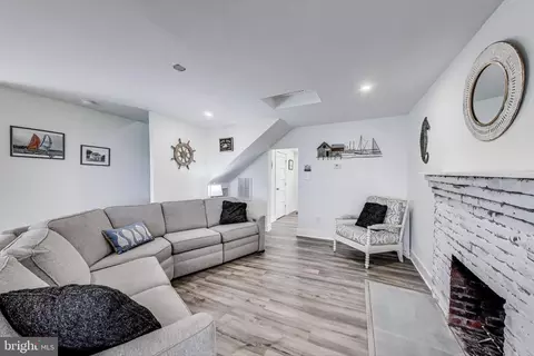 Living - 966 Walnut Ave, North Beach, MD 20714 photo 2 of 2
