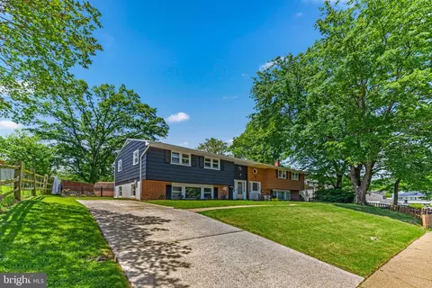 1302 Burlington Dr, Odenton, MD 21113