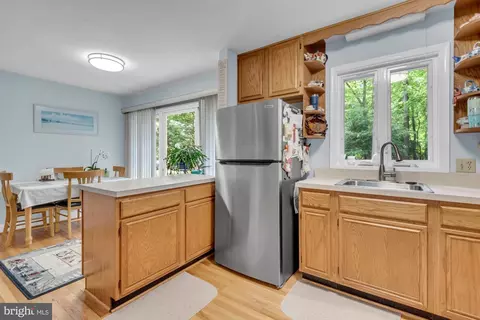 4097 Shoreham Beach Rd, Edgewater, MD 21037 photo 12