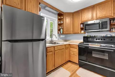 4097 Shoreham Beach Rd, Edgewater, MD 21037 photo 8