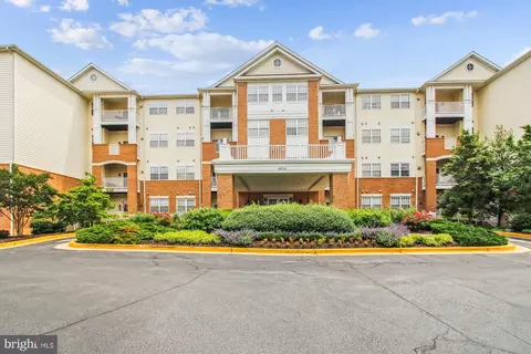 2605 Chapel Lake Dr #310, Gambrills, MD 21054