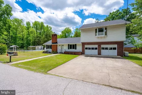 3372 Oak Dr, Edgewater, MD 21037