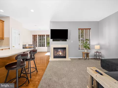 Living - 84 Two Rivers Dr, Edgewater, MD 21037 photo 3 of 6