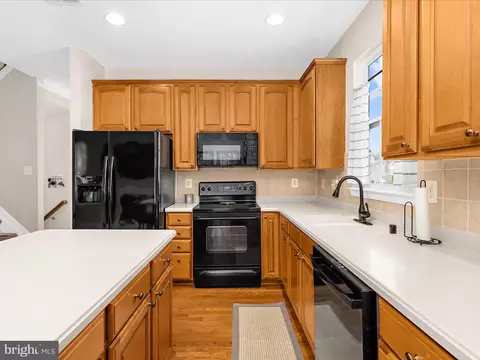 Kitchen - 84 Two Rivers Dr, Edgewater, MD 21037 photo 2 of 4