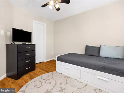 Bedroom - 84 Two Rivers Dr, Edgewater, MD 21037 photo 4 of 9