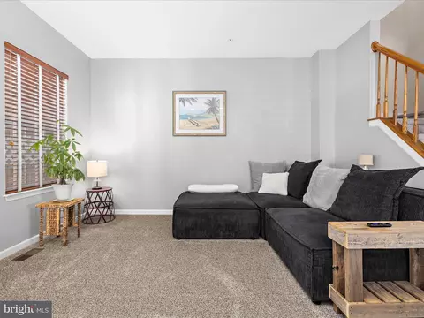 Living - 84 Two Rivers Dr, Edgewater, MD 21037 photo 4 of 6