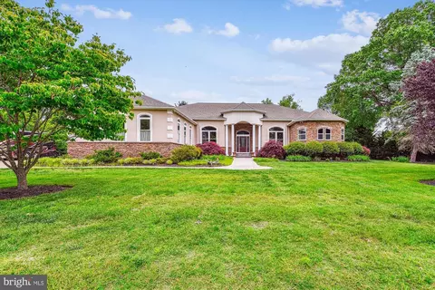 222 Wicklow Rd, Glen Burnie, MD 21061