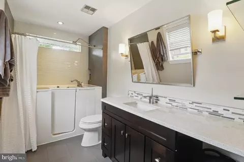 Bath - 1367 Cedar Ave, Annapolis, MD 21403 photo 1 of 4