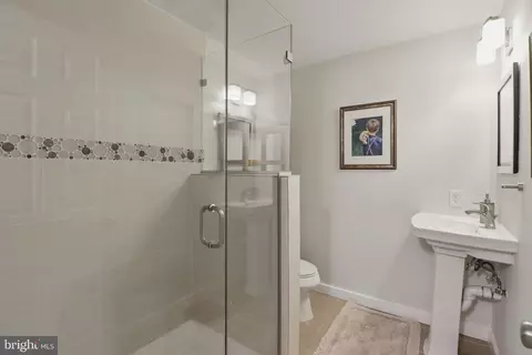 Bath - 1367 Cedar Ave, Annapolis, MD 21403 photo 4 of 4