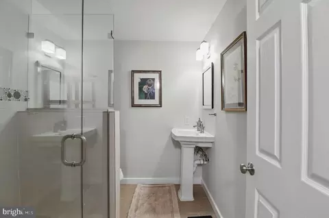 Bath - 1367 Cedar Ave, Annapolis, MD 21403 photo 3 of 4